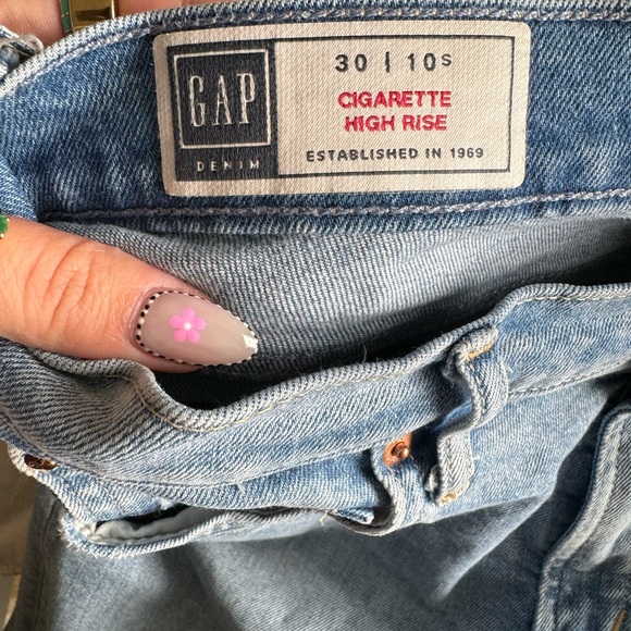 Gap Cigarette High Rise Jeans (short) - Picture 2 of 3